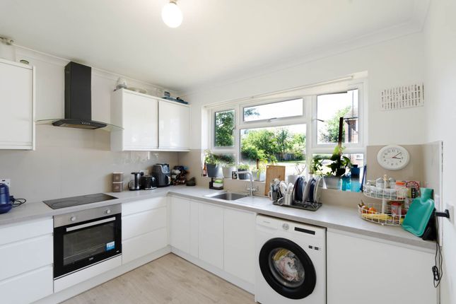 4, Rushey Close, New Malden photo 4