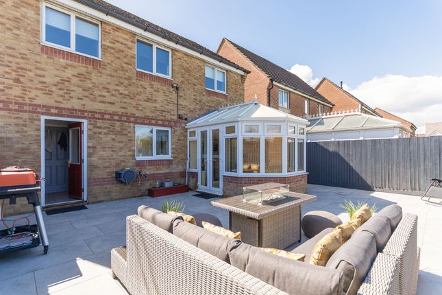 9 Edney View, Newport photo 4