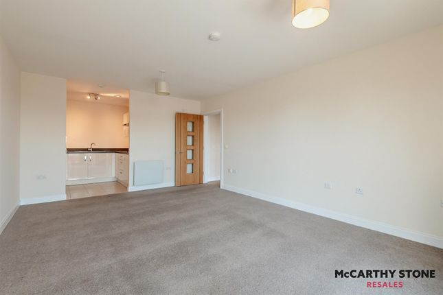 1-bed flat on 16 Viewpoint, Harbour Road, Gosport, £210,000
