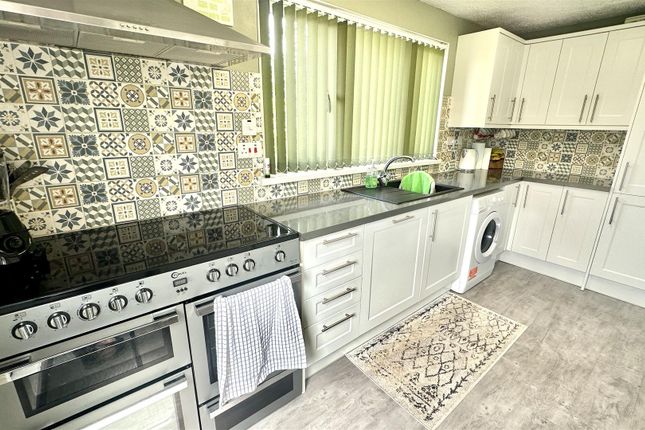 17, Parkwoon Close, St. Austell photo 3