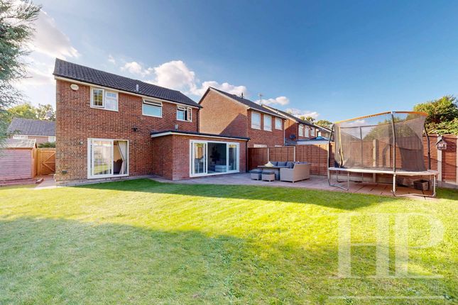23 Felbridge Avenue, Crawley photo 4