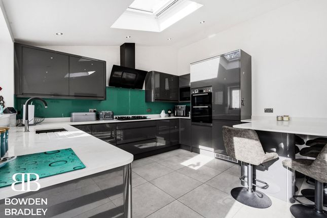 14 Greensted Road, Loughton photo 2