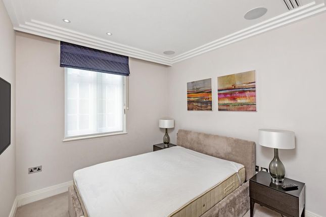 Flat 2, 90, Wigmore Street, London photo 5