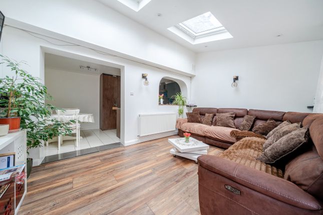129, Winterslow Drive, Hampshire photo 4