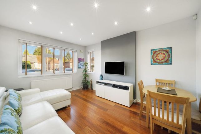 35, Eastern Avenue, Pinner photo 4