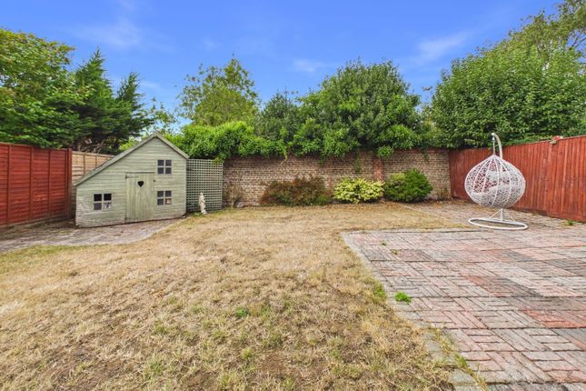 8, Carnegie Gardens, Worthing photo 2