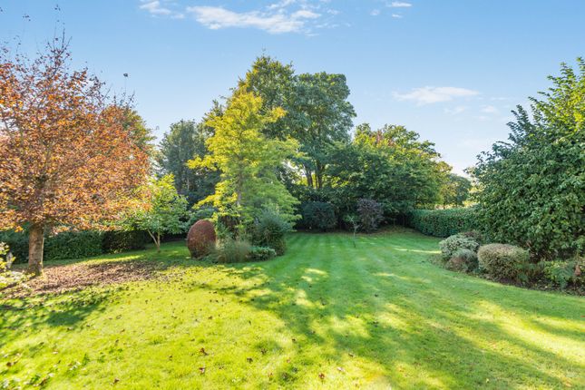Homefield, Brays Close, Amersham photo 3