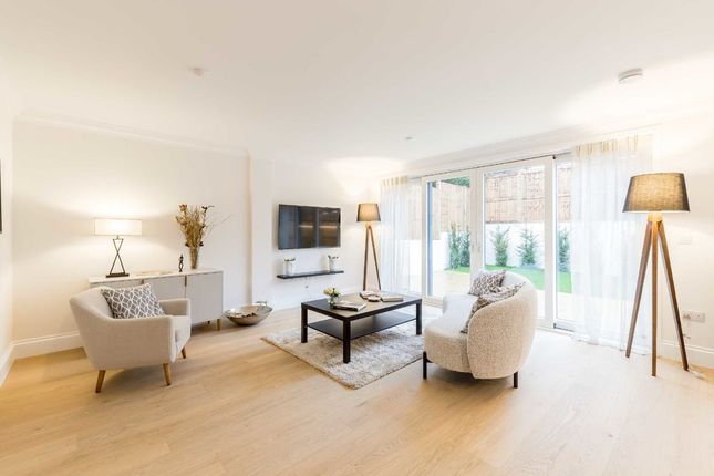 Property for sale in Blenheim Close, London