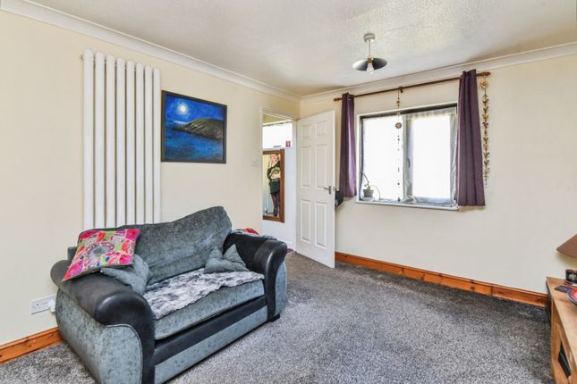 23, Isaacs Close, Somerset photo 4