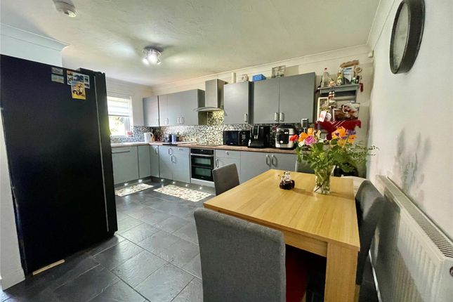 19, Villiers Court, Lancashire photo 3
