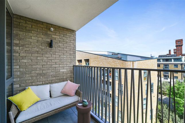 12, 323 Morville Street, London photo 4