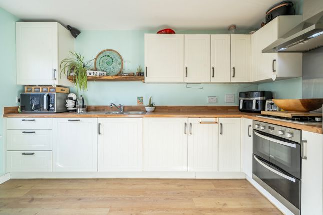 17 Buttercup Way, Newton Abbot Devon, Devon photo 3