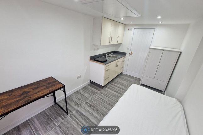 Thumbnail Studio to rent in Bayford Place, Cambridge