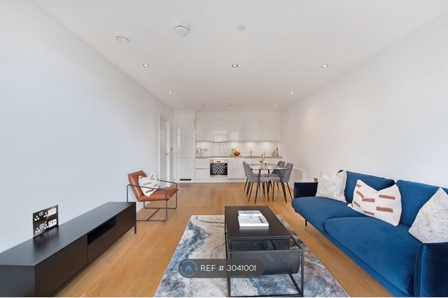 Flat, Station Grove, Wembley photo 3