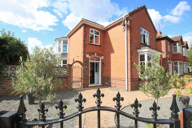 Thumbnail Detached house for sale in Welbeck Road, Bennetthorpe, Doncaster