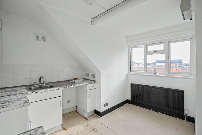 3C Larden Road, London photo 4