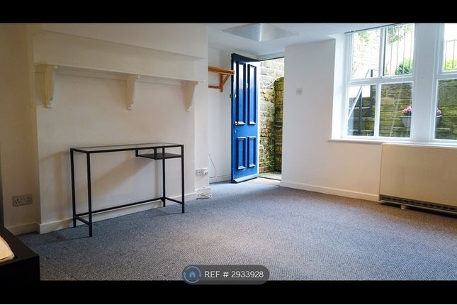 Flat, Balmoral Place, Halifax photo 5