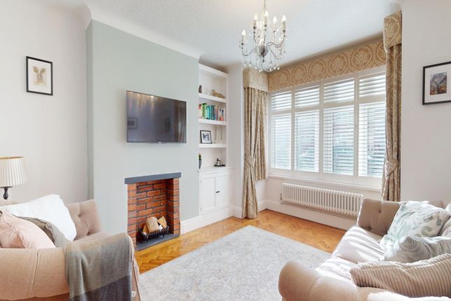 8, Cae Mawr Road, Cardiff photo 2