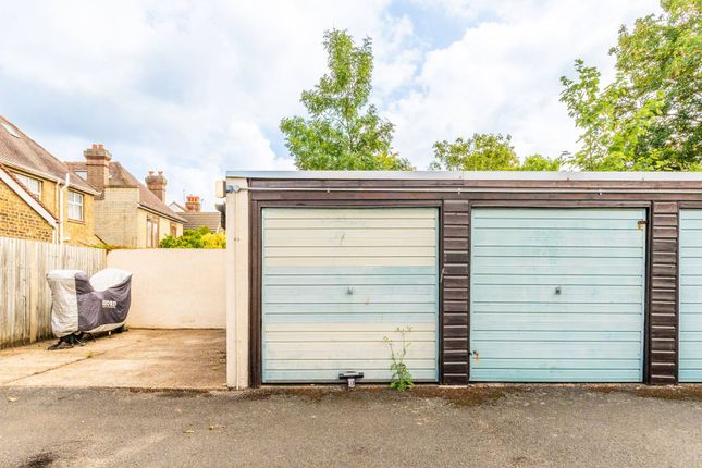 Wiltshire Road, Thornton Heath photo 4