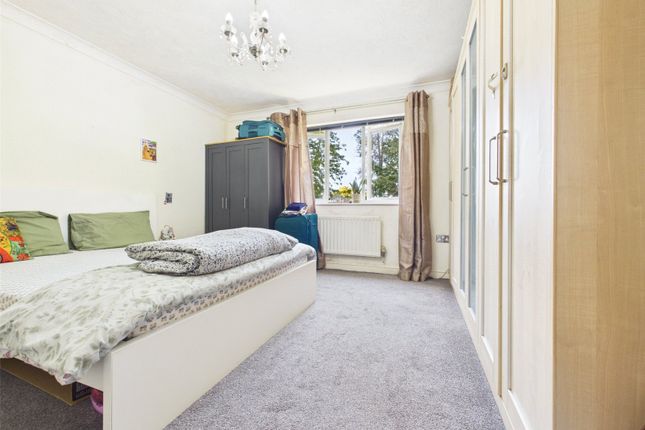 Flat 11,, Rectory Court, West Drayton photo 4