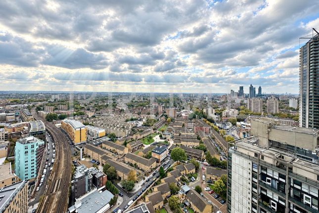 Strata Building, Elephant and Castle photo 2