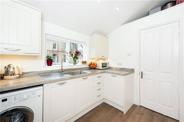 Flat for sale in Methley Street, London