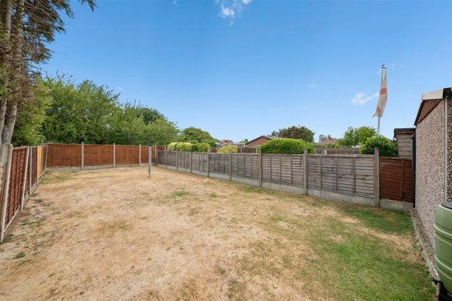290, Lansbury Drive, Hayes photo 4
