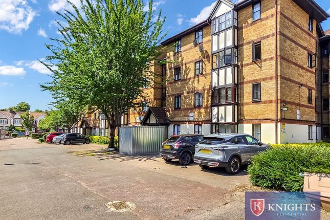 1-bed flat on 305, Somerset Gardens, White Hart Lane, £250,000