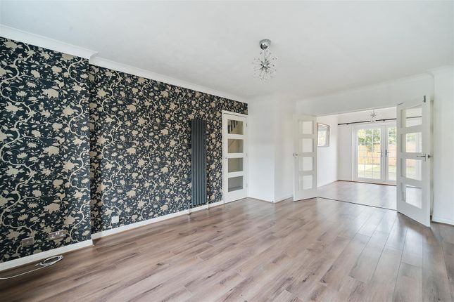 Mayfair Close, Surbiton photo 2