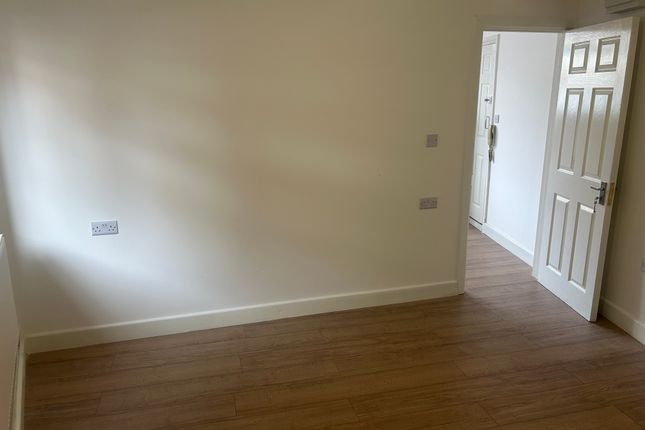 220, Byron Road, Wealdstone, HARROW photo 4