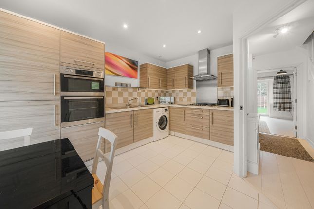 5, Diamond Jubilee Way, Carshalton photo 2