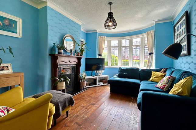 4 Lloyd Avenue, Cheadle photo 2