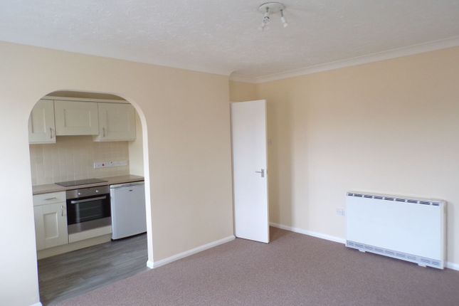 Flat 20, Churchill Court, Telford Close, King's Lynn photo 3