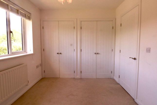 43, Sigerson Road, Swindon photo 3