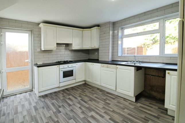 28, Wigston photo 5