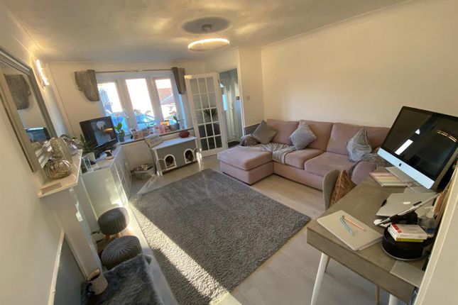 9, Berry Close, Peacehaven photo 2