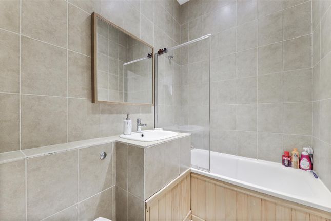 Bathroom.Jpg