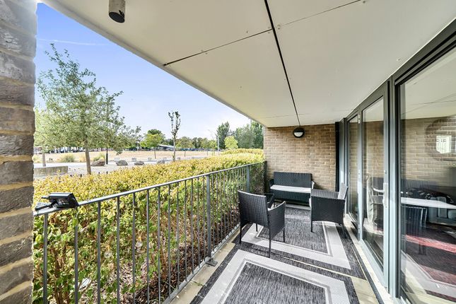 Flat 2, 17 Henry Road, London photo 3