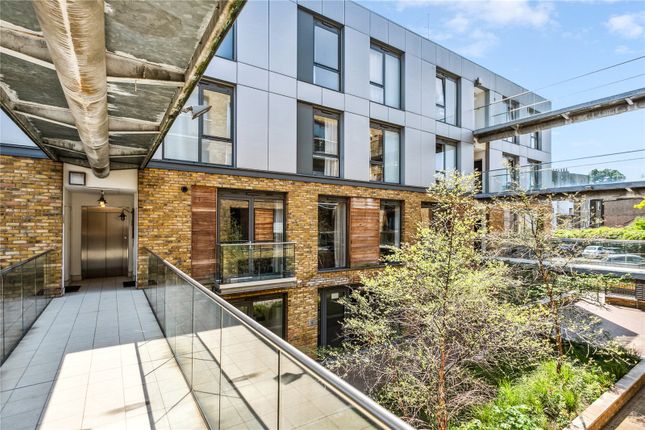 Flat for sale in Porteus Place, London