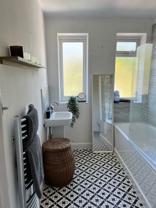 62, Carfax Road, Hayes photo 4