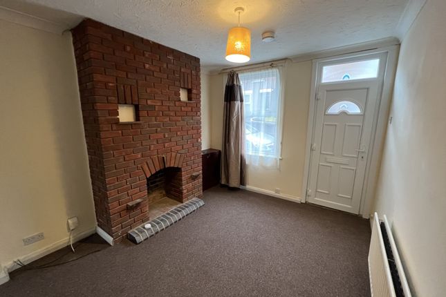 Thumbnail Terraced house to rent in Cowper Street, Luton