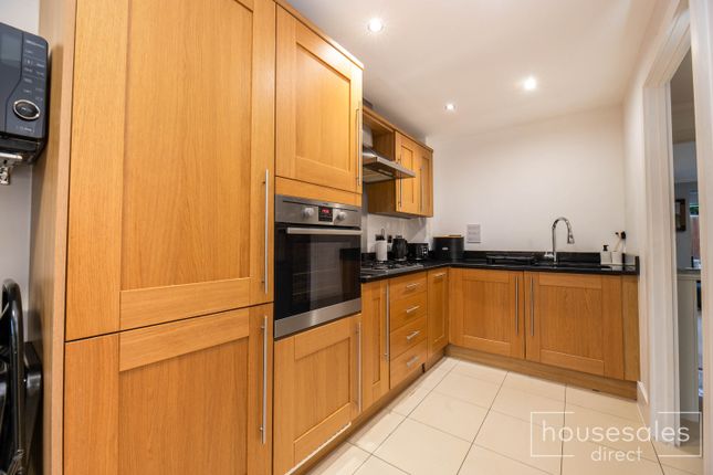20, Soprano Way, Esher photo 4