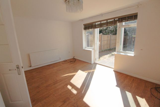 14 Dartington Road, Wigan photo 4