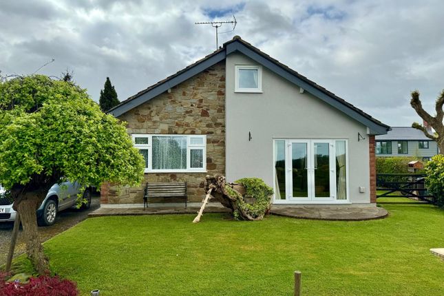 Thumbnail Bungalow for sale in Cloverdale Drive, Preston On Wye, Hereford