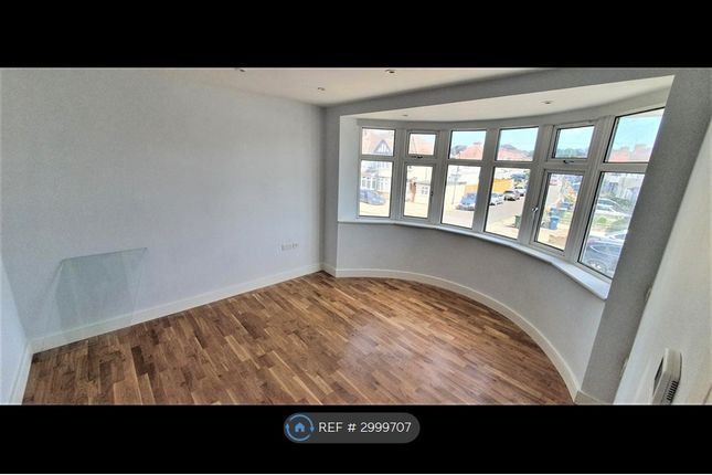 Ruskin Gardens, Flat, Harrow photo 4