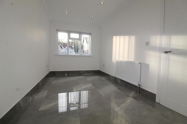 10B, Arundel Road, Luton photo 4