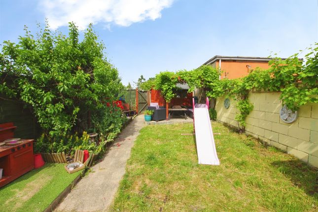 60, Surrey Road, Swindon photo 2