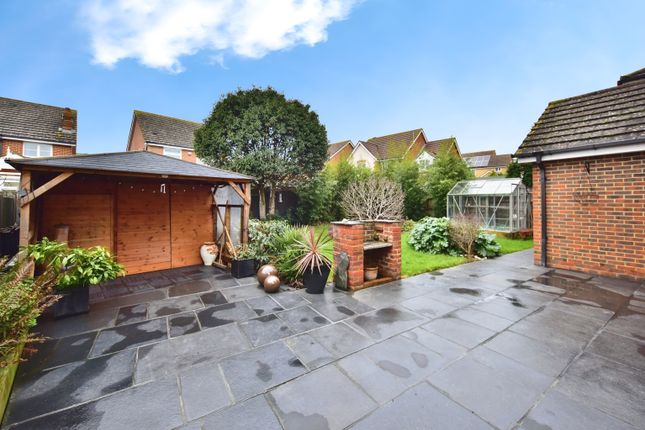 10 Eadred Way, Kemsley, Sittingbourne photo 4