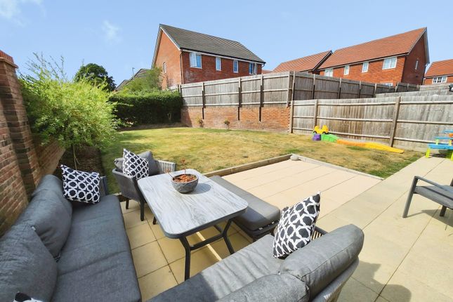 71, Ribbon Avenue, Nuneaton photo 4