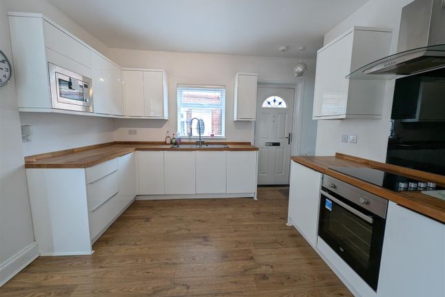 21, Estoril Road, Darlington photo 4